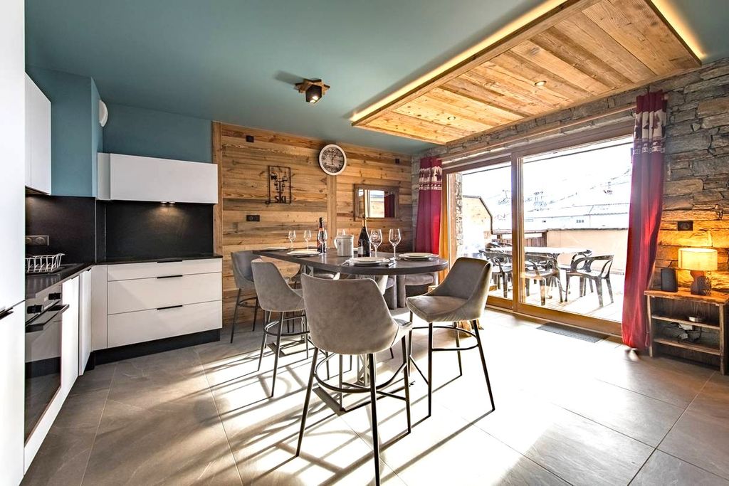 Property photo 1 of 18 Ski In And Out Apart