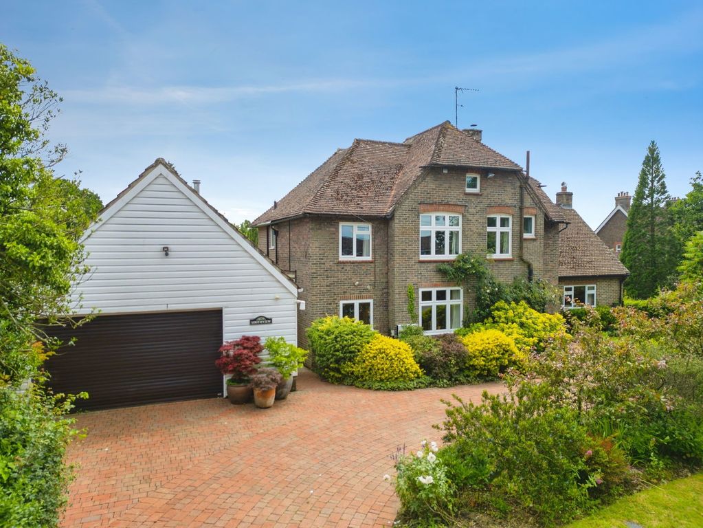 Property photo 1 of 31