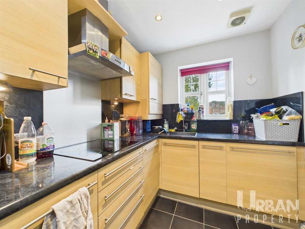 Property photo 3 of 12 Cam03038G0-Pr0202-Still013.Jpg