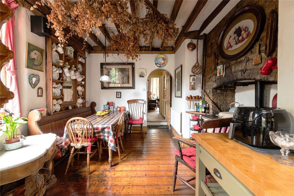 Property photo 3 of 16 Kitchen