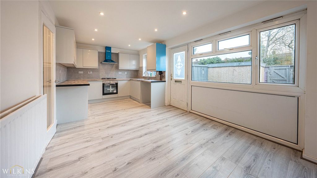 Property photo 2 of 32 Picture No. 10