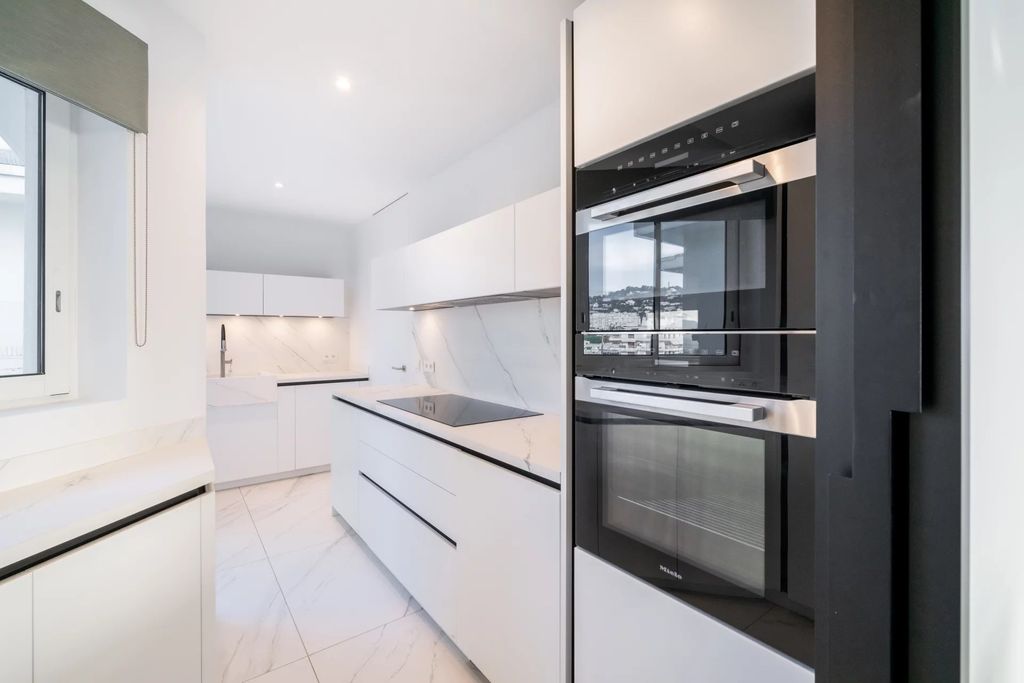 Property photo 3 of 27