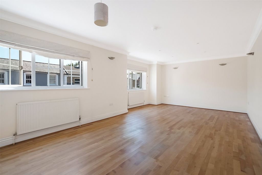 Property photo 2 of 10 Picture No. 24