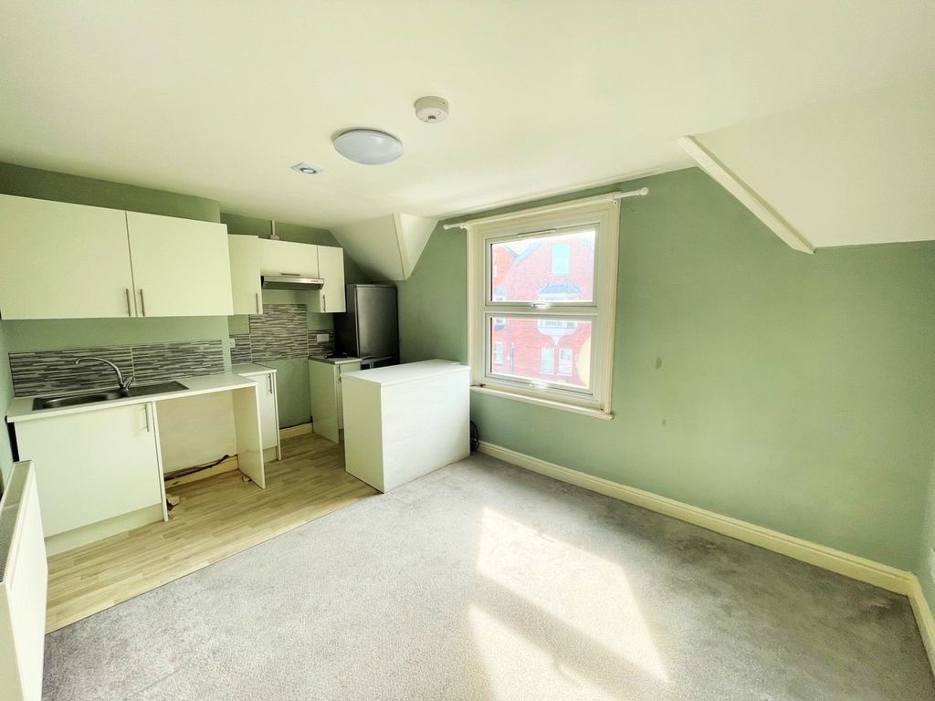 Property photo 2 of 11 5214471