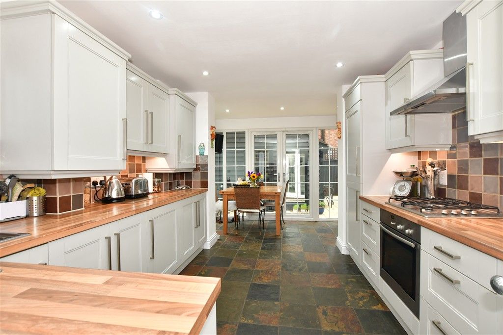 Property photo 2 of 17 Kitchen