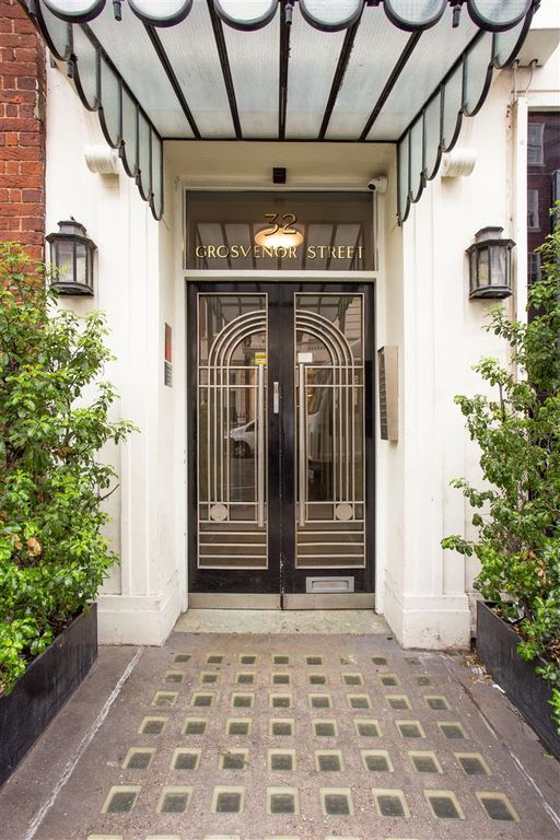 Property photo 3 of 6 Flat 6, 32 Grosvenor Street London (4).Jpg
