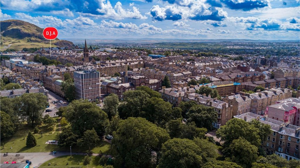 Property photo 3 of 14 Picture 3