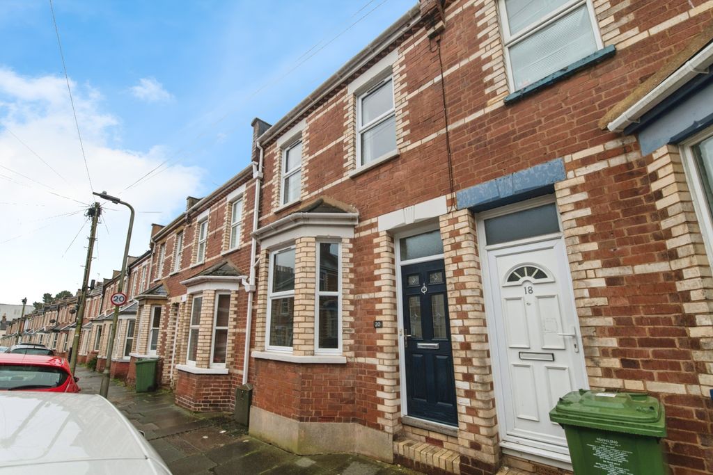 Property photo 1 of 18 Front