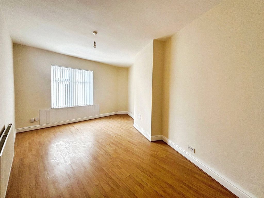 Property photo 3 of 8 Picture No. 13