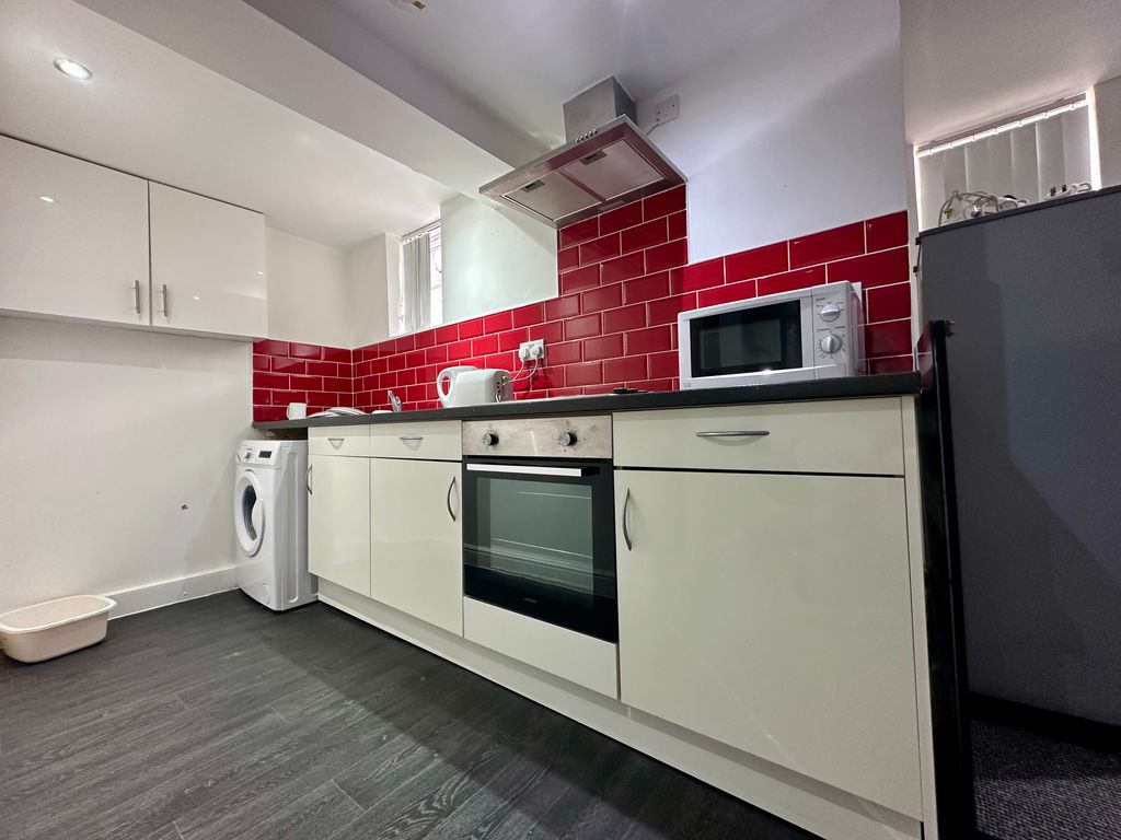 Property photo 2 of 5 Image