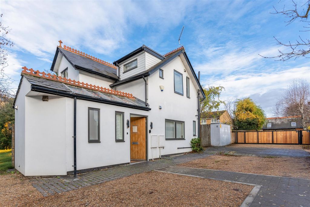 Property photo 1 of 20