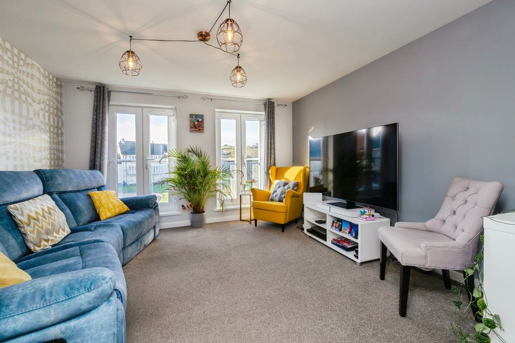 Property photo 3 of 19 Sitting Room 2