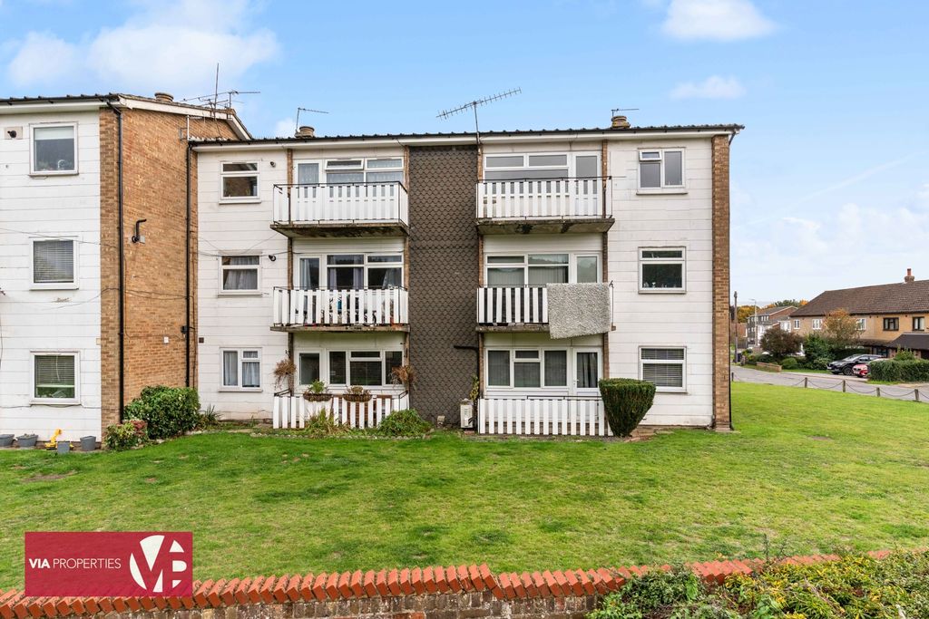 Property photo 1 of 12 Photo 11