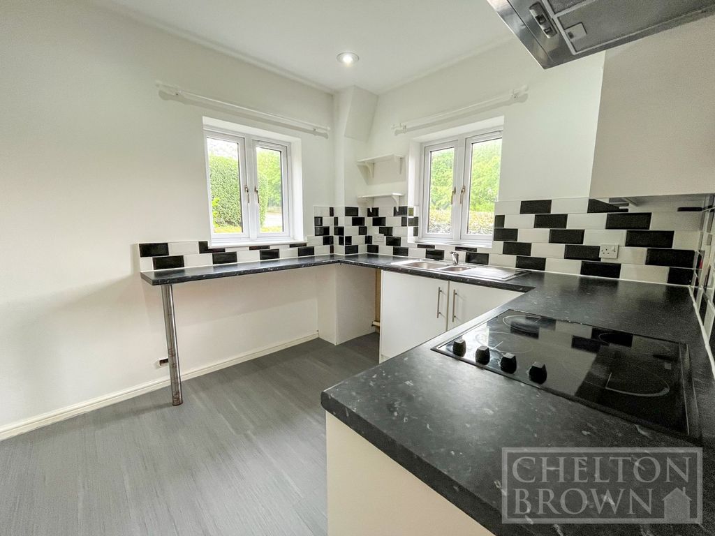 Property photo 3 of 19 Kitchen