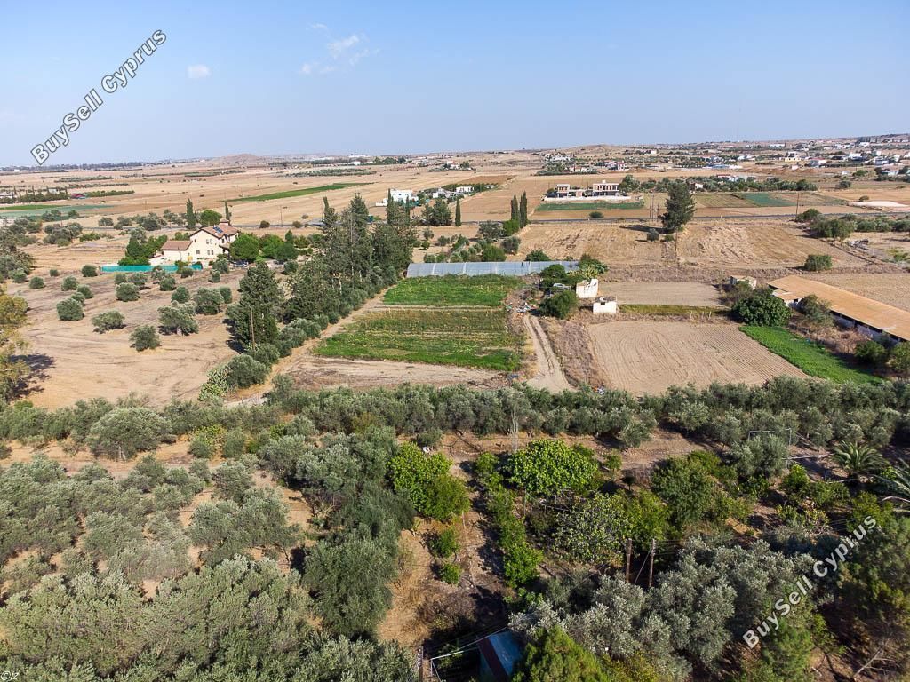 Property photo 3 of 11
