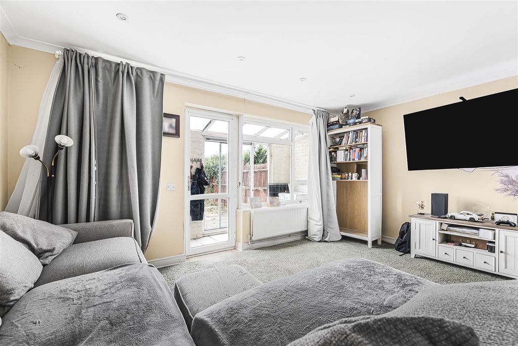 Property photo 3 of 16