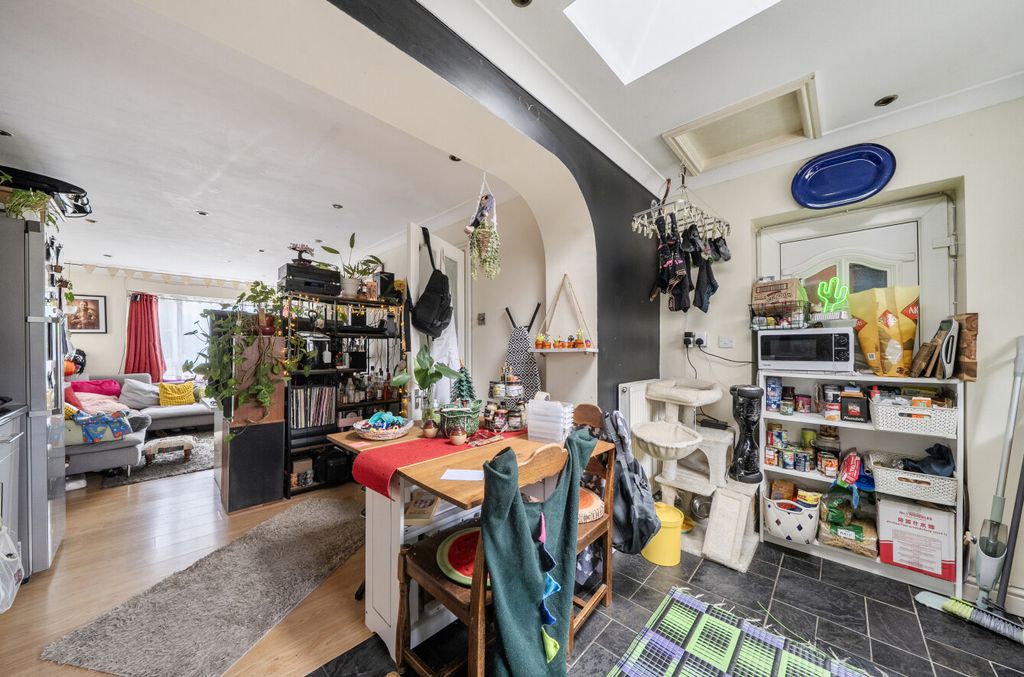 Property photo 3 of 24 1-6A343c8A53Fcc-1...