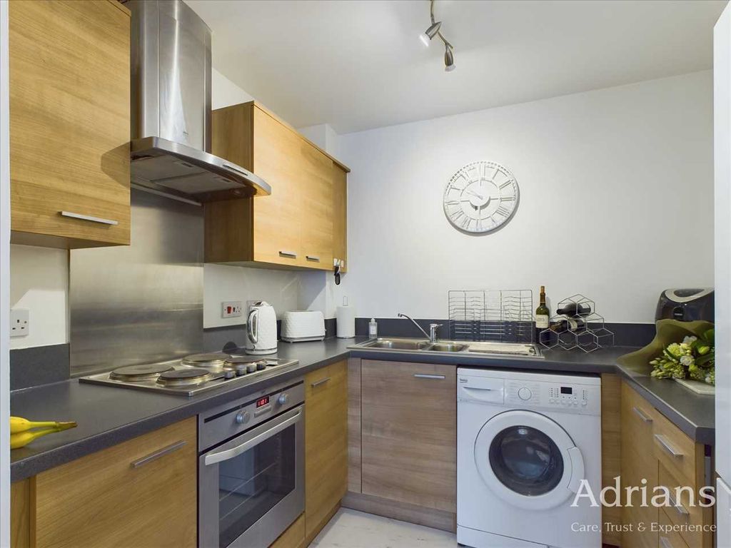 Property photo 3 of 13