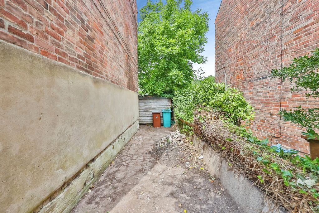 Property photo 3 of 23