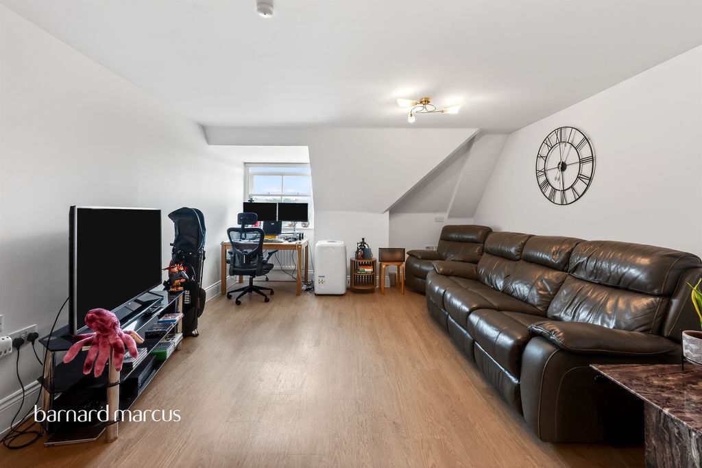 Property photo 2 of 6