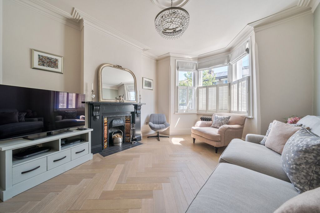 Property photo 2 of 47 1450129-23-69Eb62...