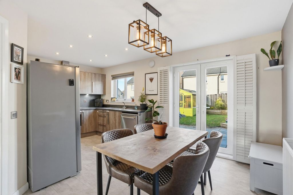 Property photo 3 of 29 Kitchen/ Diner