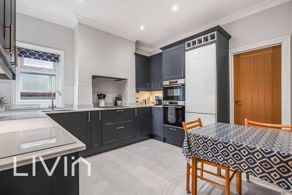 Property photo 2 of 14 025A9911
