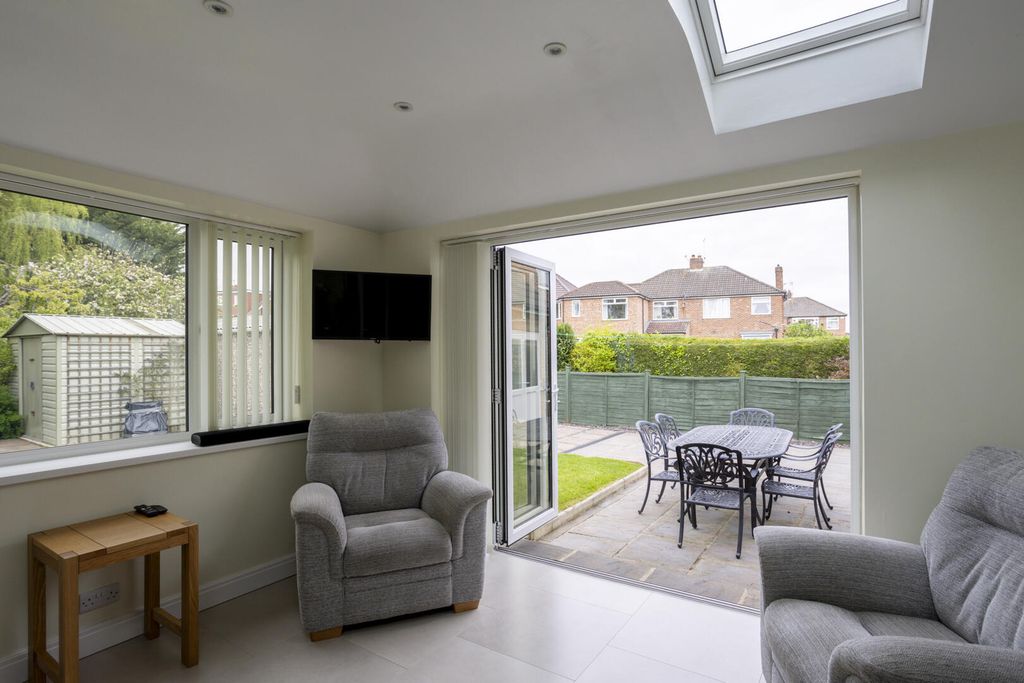 Property photo 2 of 43 Conservatory