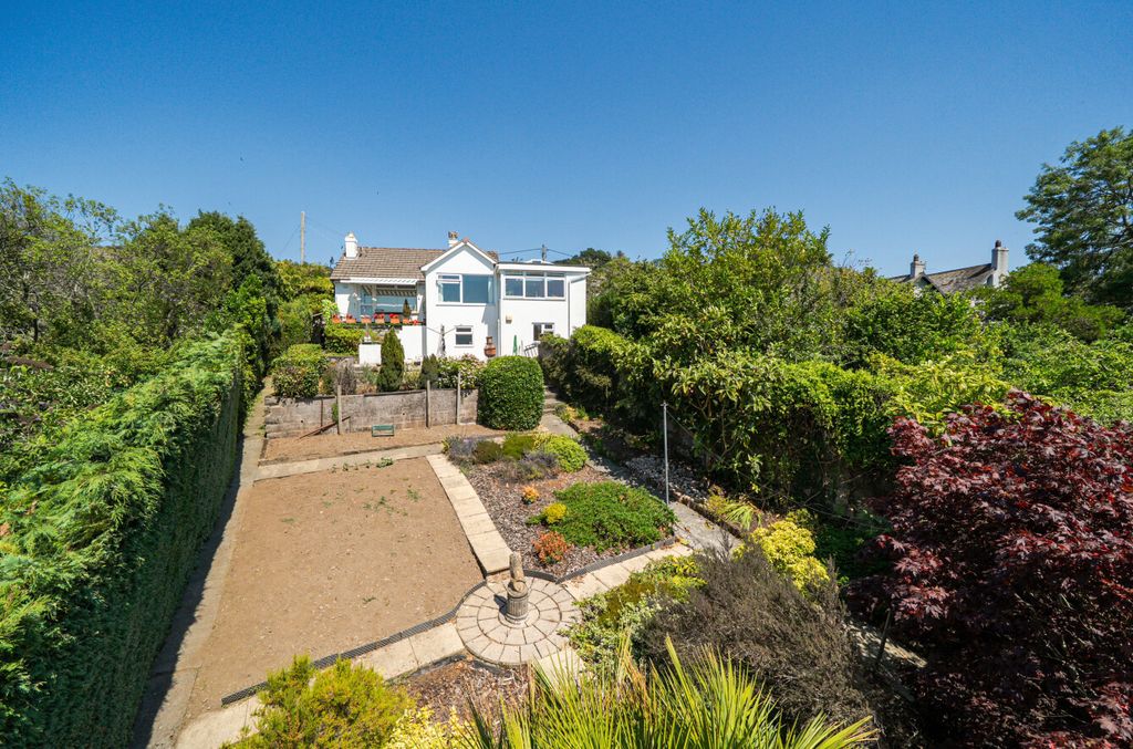 Property photo 3 of 16 3 - Garden