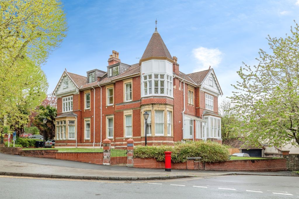 Property photo 1 of 10 Front