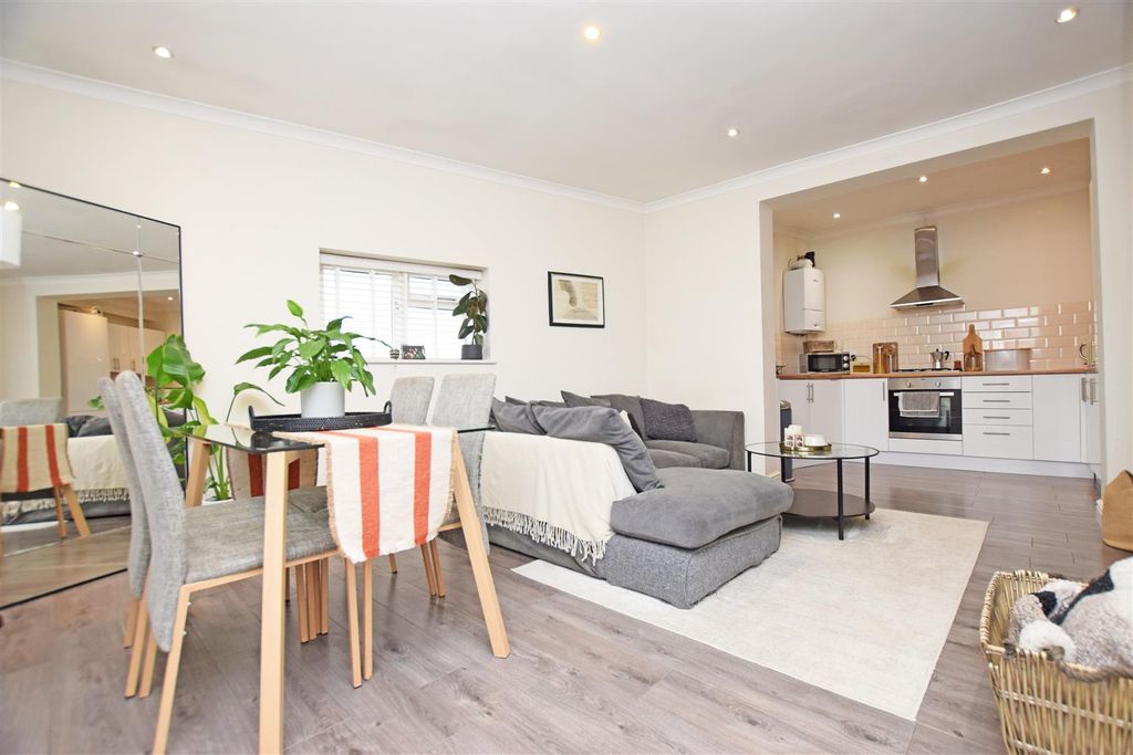 Property photo 1 of 6 Property Photo