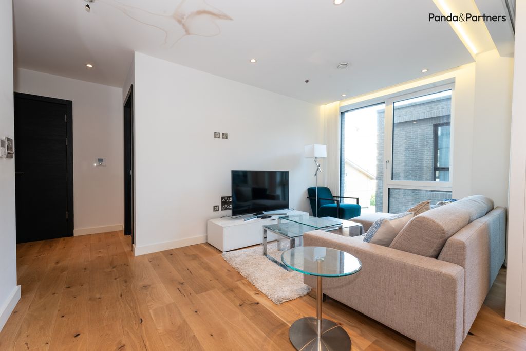 Property photo 3 of 14 Photo