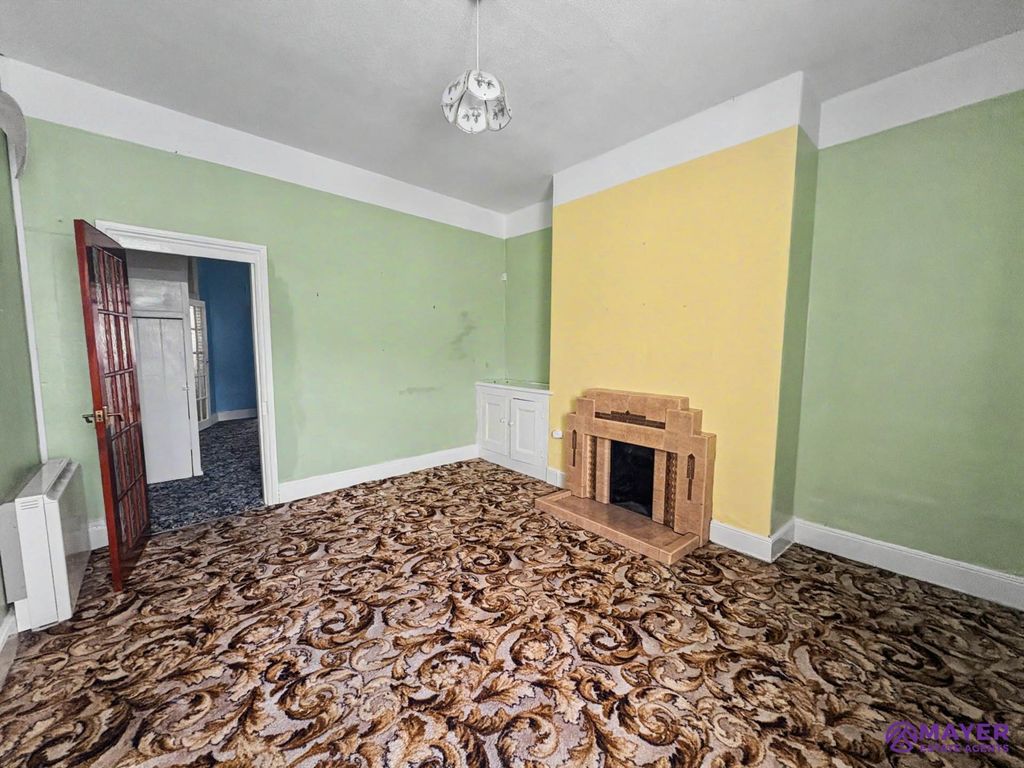 Property photo 2 of 11