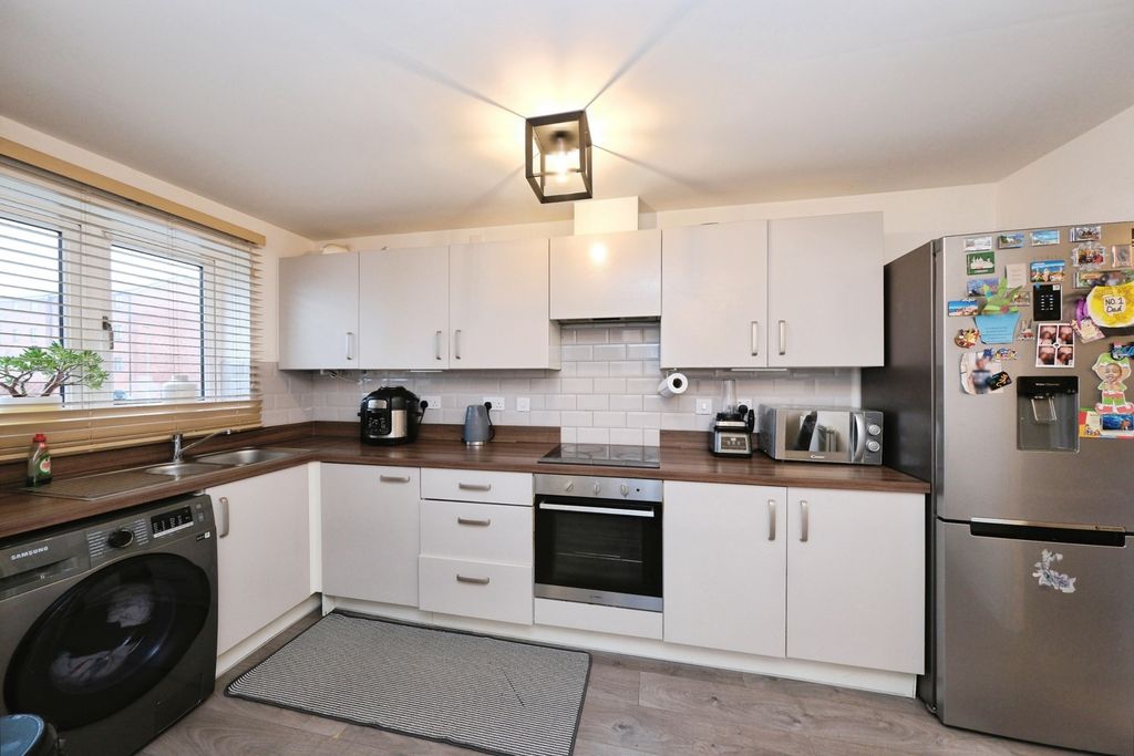 Property photo 3 of 20 Pbox-Img.Jpg