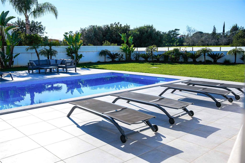 Property photo 2 of 15 Picture No. 48