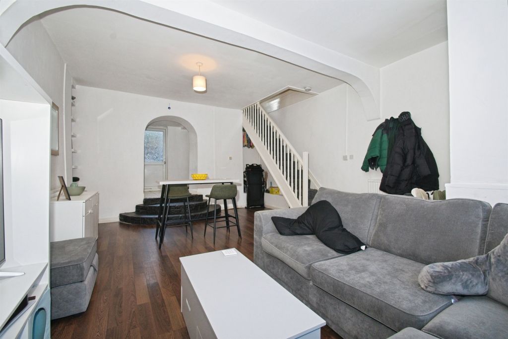 Property photo 2 of 18