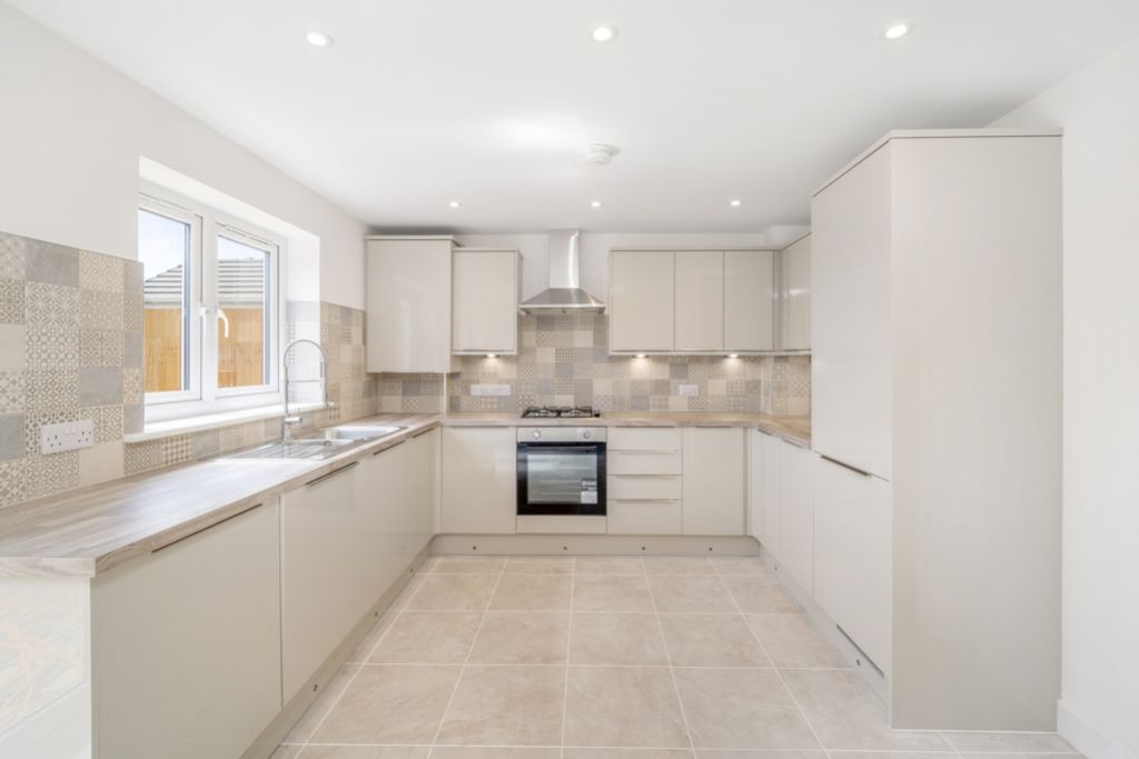 Property photo 2 of 17 23 Kitchen