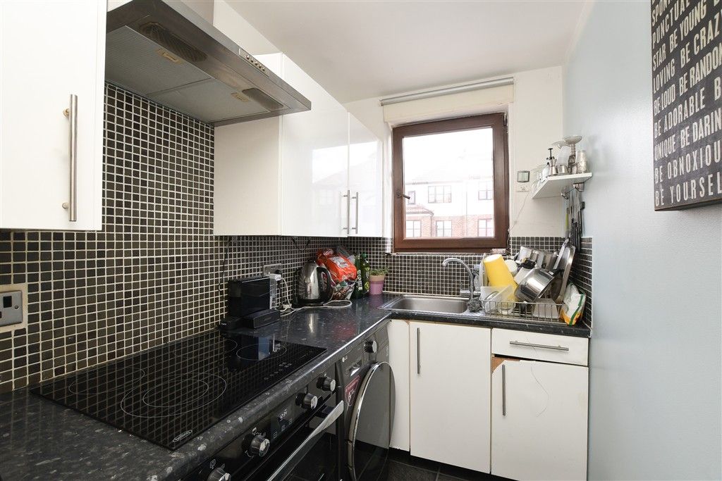 Property photo 3 of 8 Kitchen