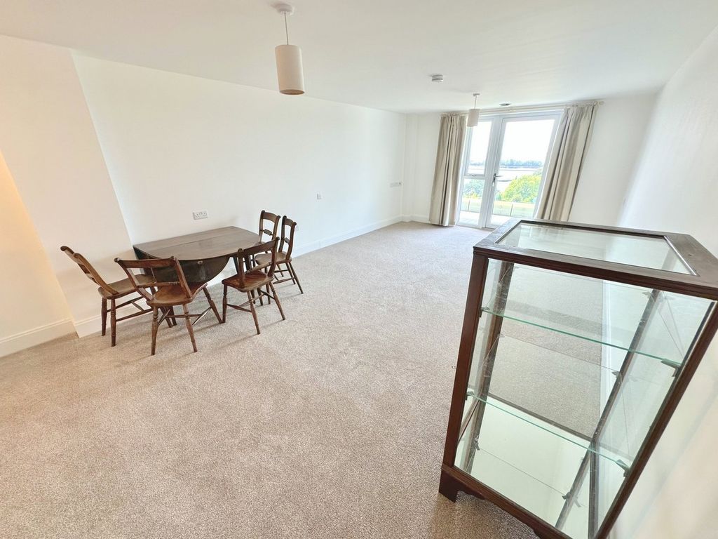 Property photo 3 of 40