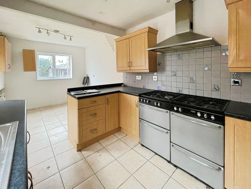 Property photo 2 of 27 81Bafa6c-17