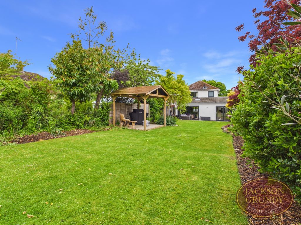 Property photo 2 of 27 Badby Road West