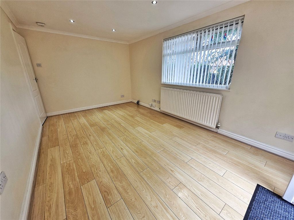 Property photo 3 of 11 Living Room