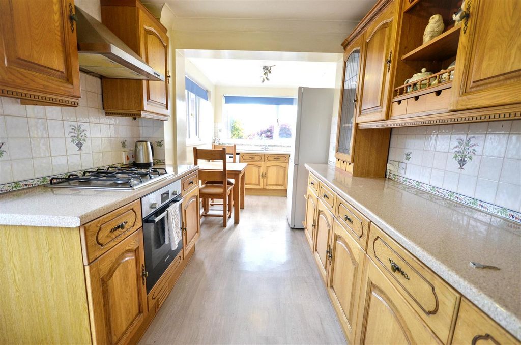 Property photo 3 of 23 Kitchen