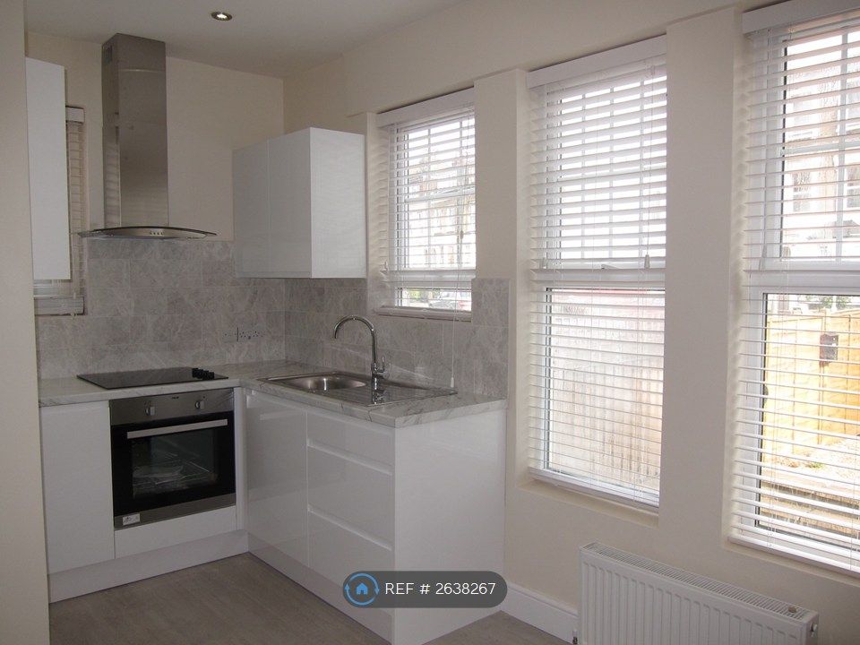 Property photo 1 of 12 Kitchen - Pic 1