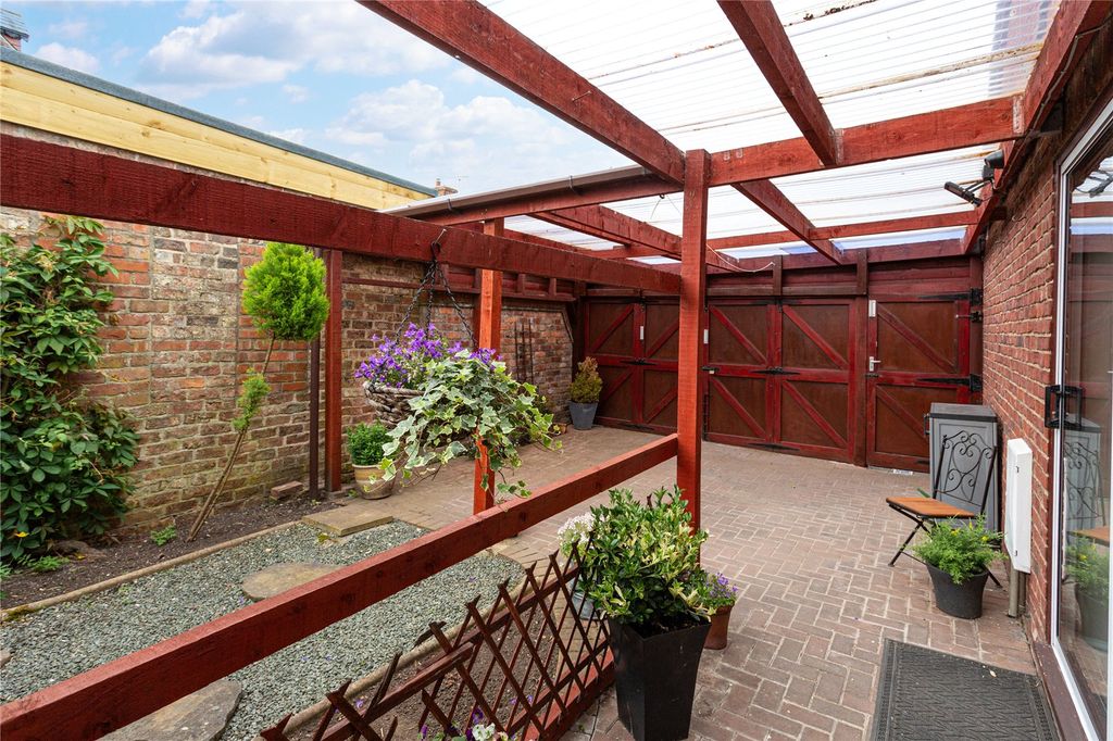 Property photo 2 of 12 Photos