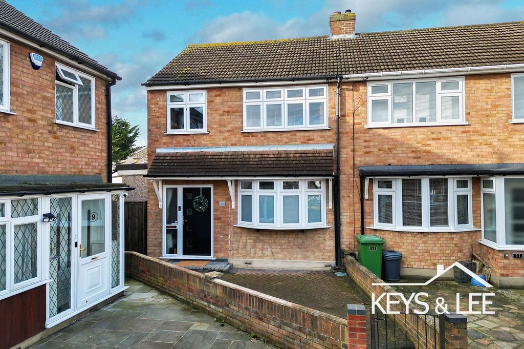 Property photo 2 of 24 3896136