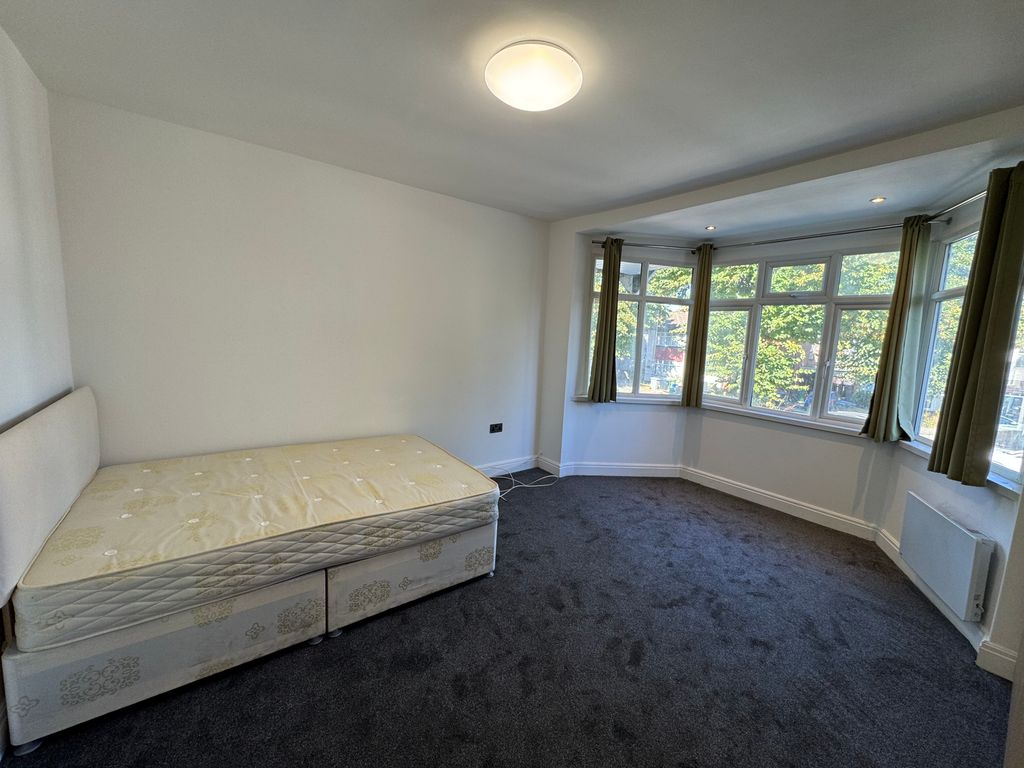 Property photo 1 of 3