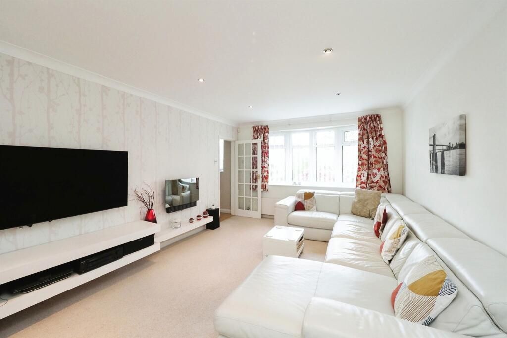 Property photo 2 of 18