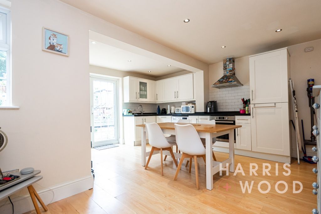 Property photo 3 of 21 4364574