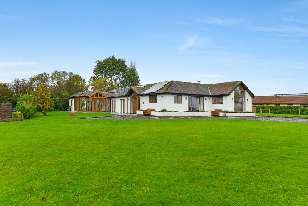 Property photo 1 of 39